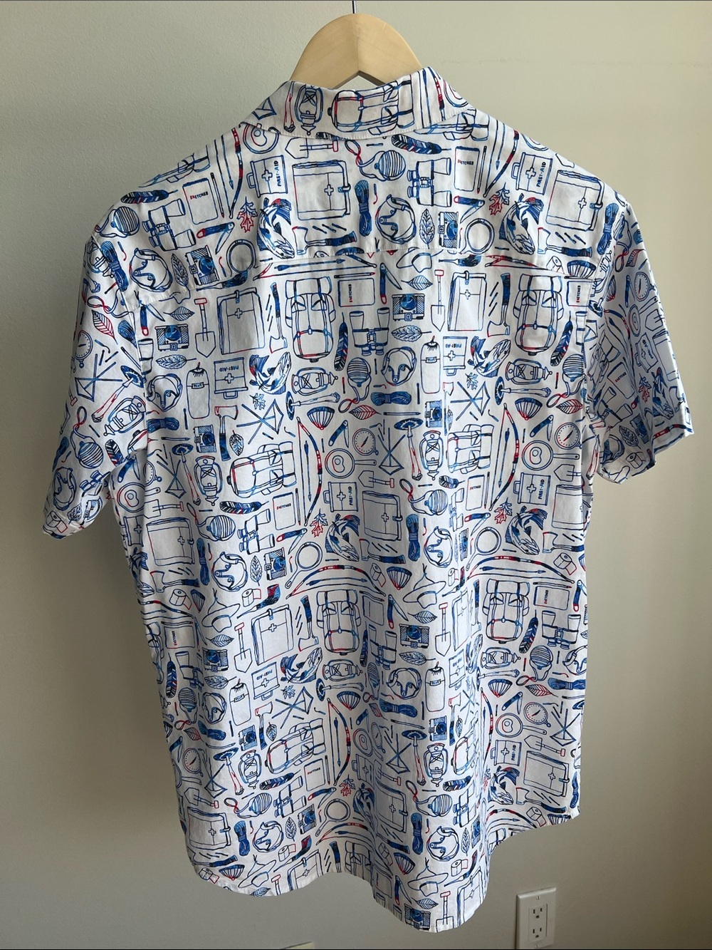 Columbia Short-Sleeve Shirt With Camping Gear Print - Picture 7 of 8